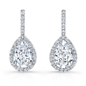 Diamonds earrings pear shape droops 