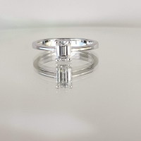 Diamond emerald cut ring 0.50 D/VS2